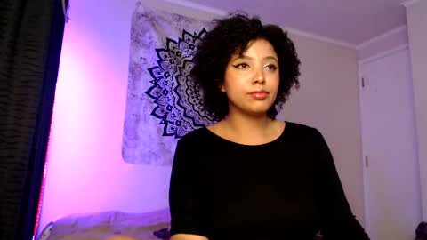 Snapshot of michell_bling chatting on January 25, 2025, 3:19 am Michi online show from January 25, 2025, 3:19 am