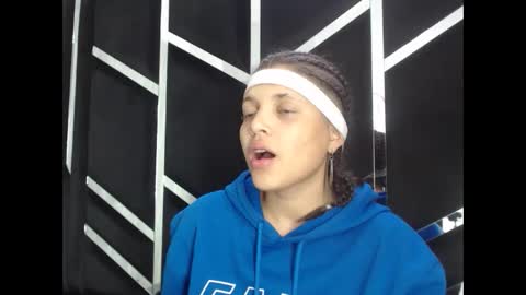 michell_rs online show from January 17, 2025, 7:19 am