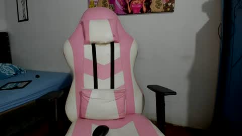 michell_smiths online show from June 28, 2026, 6:08 am