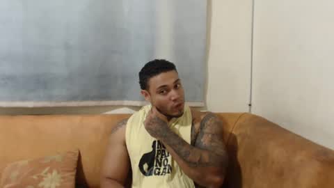 michelle_allen0104 online show from October 13, 2025, 5:07 am