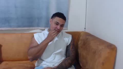 michelle_allen0104 online show from October 28, 2025, 2:04 am