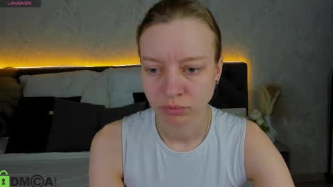 michelle_blond online show from February 2, 2026, 9:19 am