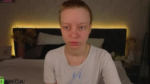 Snapshot of michelle_blond chatting on April 21, 2026, 1:07 am michelle_blond online show from April 21, 2026, 1:07 am