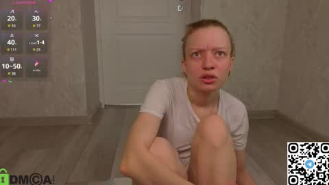 Snapshot of michelle_blond chatting on April 21, 2026, 1:42 am michelle_blond online show from April 21, 2026, 1:42 am