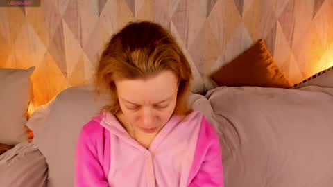 Snapshot of michelle_blond chatting on May 27, 2026, 1:13 am michelle_blond online show from May 27, 2026, 1:13 am