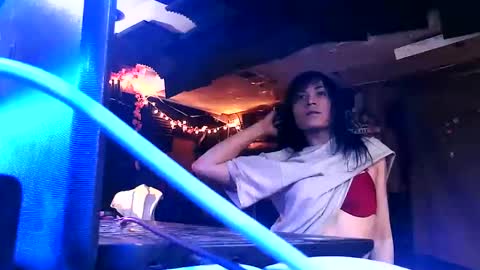 michelle_flowers online show from November 4, 2025, 4:22 am