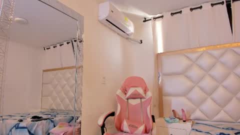 michelleblair1 online show from June 19, 2026, 1:59 pm