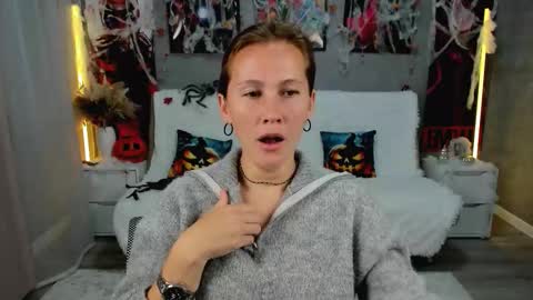 Snapshot of michelleortis chatting on October 29, 2025, 12:40 pm MichelleOrtis online show from October 29, 2025, 12:40 pm