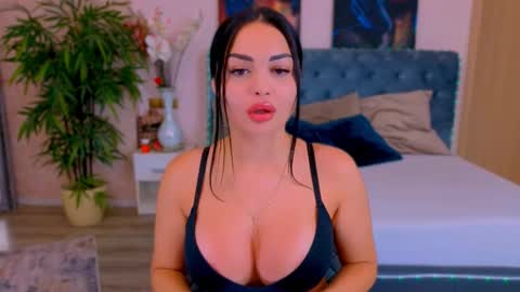 michellereys online show from October 7, 2025, 7:11 pm