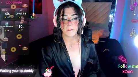Snapshot of michellevanss22 chatting on July 25, 2026, 6:00 am online show from July 25, 2026, 6:00 am