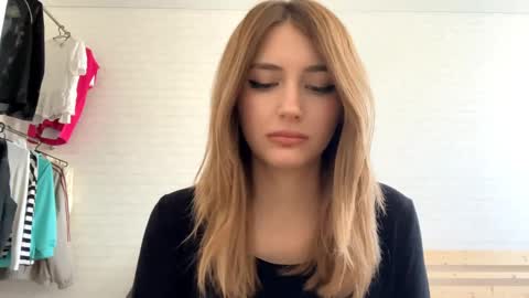 Jenny online show from April 28, 2026, 1:05 pm