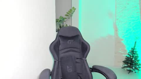 Snapshot of michelliibeautiful chatting on December 18, 2025, 5:08 pm Michellee online show from December 18, 2025, 5:08 pm