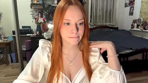 Foxy online show from February 19, 2026, 5:09 pm