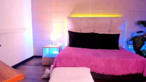 Snapshot of michonne_09 chatting on December 19, 2025, 3:57 am michonne_09 online show from December 19, 2025, 3:57 am