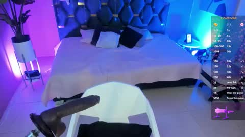 Snapshot of micki__ chatting on December 17, 2025, 11:16 am Micki online show from December 17, 2025, 11:16 am