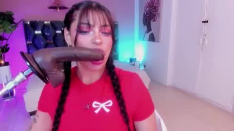 Snapshot of micki__ chatting on February 19, 2026, 11:06 am Micki online show from February 19, 2026, 11:06 am