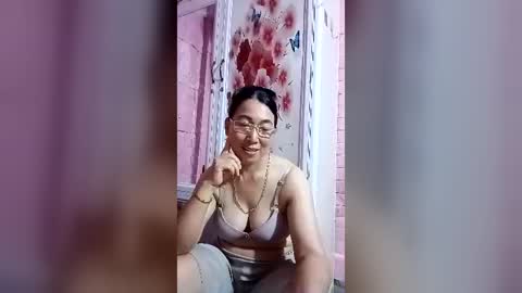Snapshot of mickye00 chatting on June 13, 2026, 8:56 am Miky online show from June 13, 2026, 8:56 am