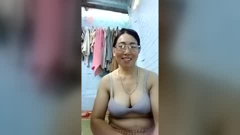 Snapshot of mickye00 chatting on July 2, 2026, 5:02 am Miky online show from July 2, 2026, 5:02 am