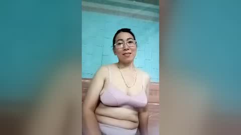 Snapshot of mickye00 chatting on July 5, 2026, 4:19 am Miky online show from July 5, 2026, 4:19 am