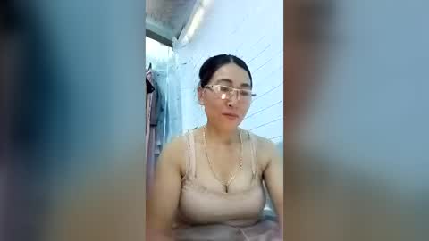 Snapshot of mickye00 chatting on July 7, 2026, 5:43 am Miky online show from July 7, 2026, 5:43 am