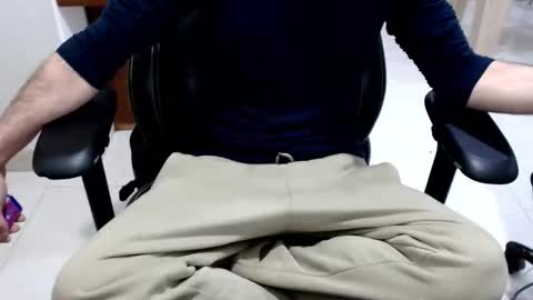 microfama00 online show from January 11, 2026, 7:57 am