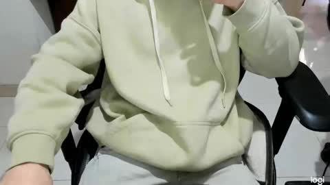 Snapshot of microfama00 chatting on February 22, 2026, 8:57 am microfama00 online show from February 22, 2026, 8:57 am