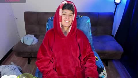 Snapshot of midnight07_ chatting on January 17, 2025, 3:34 am Blue online show from January 17, 2025, 3:34 am