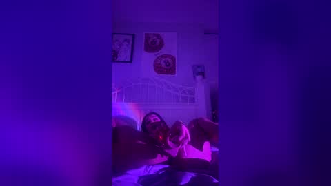 Snapshot of midnightkatzz chatting on April 13, 2026, 5:02 am Kat online show from April 13, 2026, 5:02 am