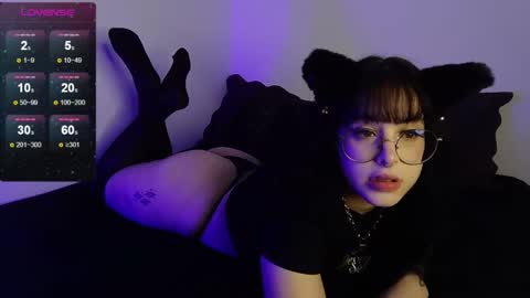 Snapshot of midnightkitten_ chatting on October 15, 2025, 10:43 pm Nana online show from October 15, 2025, 10:43 pm