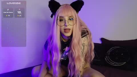 Snapshot of midnightkitten_ chatting on October 20, 2025, 9:37 pm Nana online show from October 20, 2025, 9:37 pm