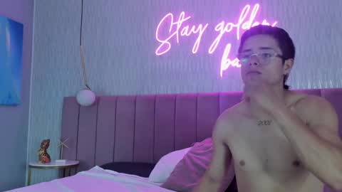 Mia and tony online show from September 23, 2025, 3:42 am