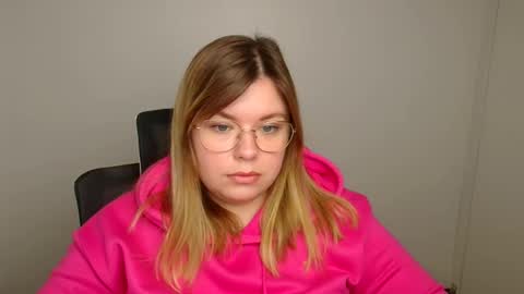 Mariana online show from October 19, 2025, 5:19 am