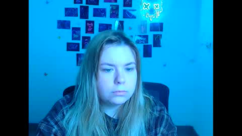 Snapshot of midnightmariana chatting on April 27, 2026, 5:16 am Mariana online show from April 27, 2026, 5:16 am