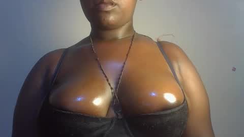 midnightt_curves online show from June 5, 2026, 7:08 pm