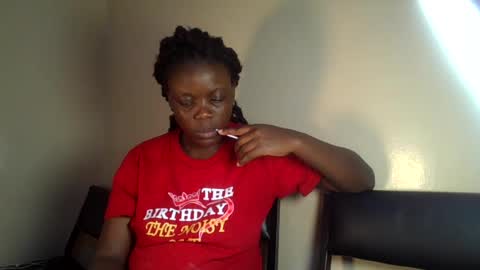 Snapshot of midnightt_curves chatting on June 18, 2026, 10:52 am midnightt_curves online show from June 18, 2026, 10:52 am