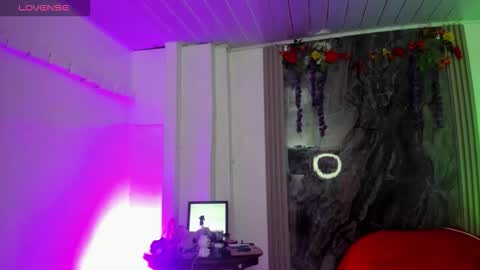 midory_ online show from September 30, 2025, 3:22 am