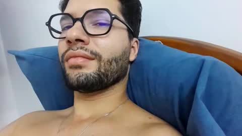 Snapshot of midoumas1 chatting on November 8, 2025, 3:01 pm Sam online show from November 8, 2025, 3:01 pm