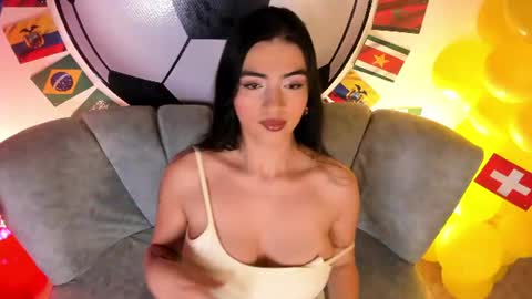 Snapshot of miel_gomez chatting on July 1, 2026, 10:20 pm miel_gomez online show from July 1, 2026, 10:20 pm