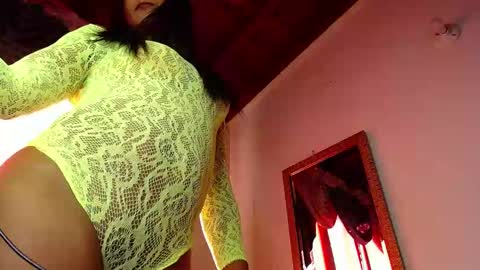 mielsquirt online show from February 15, 2025, 1:27 pm