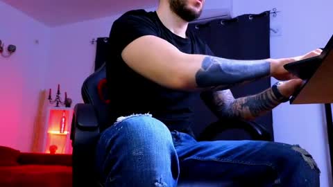 MightyAaron online show from April 2, 2026, 2:20 am