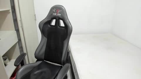 Miguel Hernandez online show from November 19, 2025, 7:14 pm