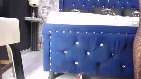 miha_califa online show from December 17, 2025, 12:22 pm