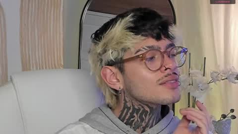 Snapshot of mihailleroy chatting on December 12, 2024, 7:59 pm MIHAIL LEROY finally independent model online show from December 12, 2024, 7:59 pm