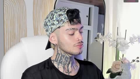 Snapshot of mihailleroy chatting on December 24, 2024, 12:33 am MIHAIL LEROY finally independent model online show from December 24, 2024, 12:33 am