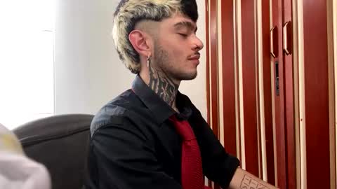 Snapshot of mihailleroy chatting on December 24, 2024, 10:17 pm MIHAIL LEROY finally independent model online show from December 24, 2024, 10:17 pm