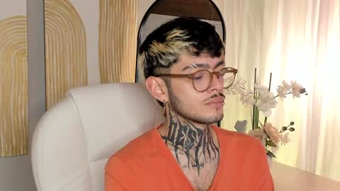 Snapshot of mihailleroy chatting on January 4, 2025, 10:55 pm MIHAIL LEROY finally independent model online show from January 4, 2025, 10:55 pm