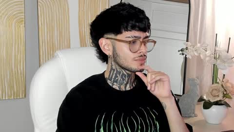 Snapshot of mihailleroy chatting on January 22, 2025, 2:26 am MIHAIL LEROY finally independent model online show from January 22, 2025, 2:26 am