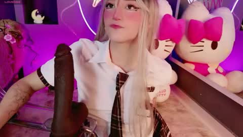 Snapshot of miia__baker chatting on April 25, 2026, 12:08 pm online show from April 25, 2026, 12:08 pm