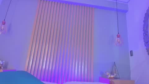 Mia online show from March 10, 2026, 1:05 pm