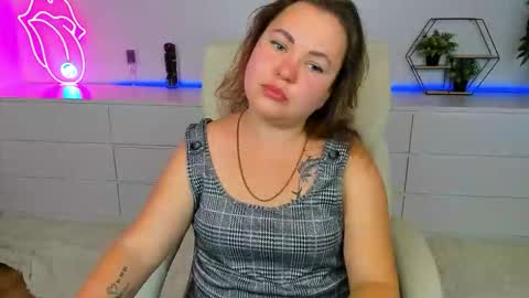 Mia online show from September 12, 2025, 12:05 pm